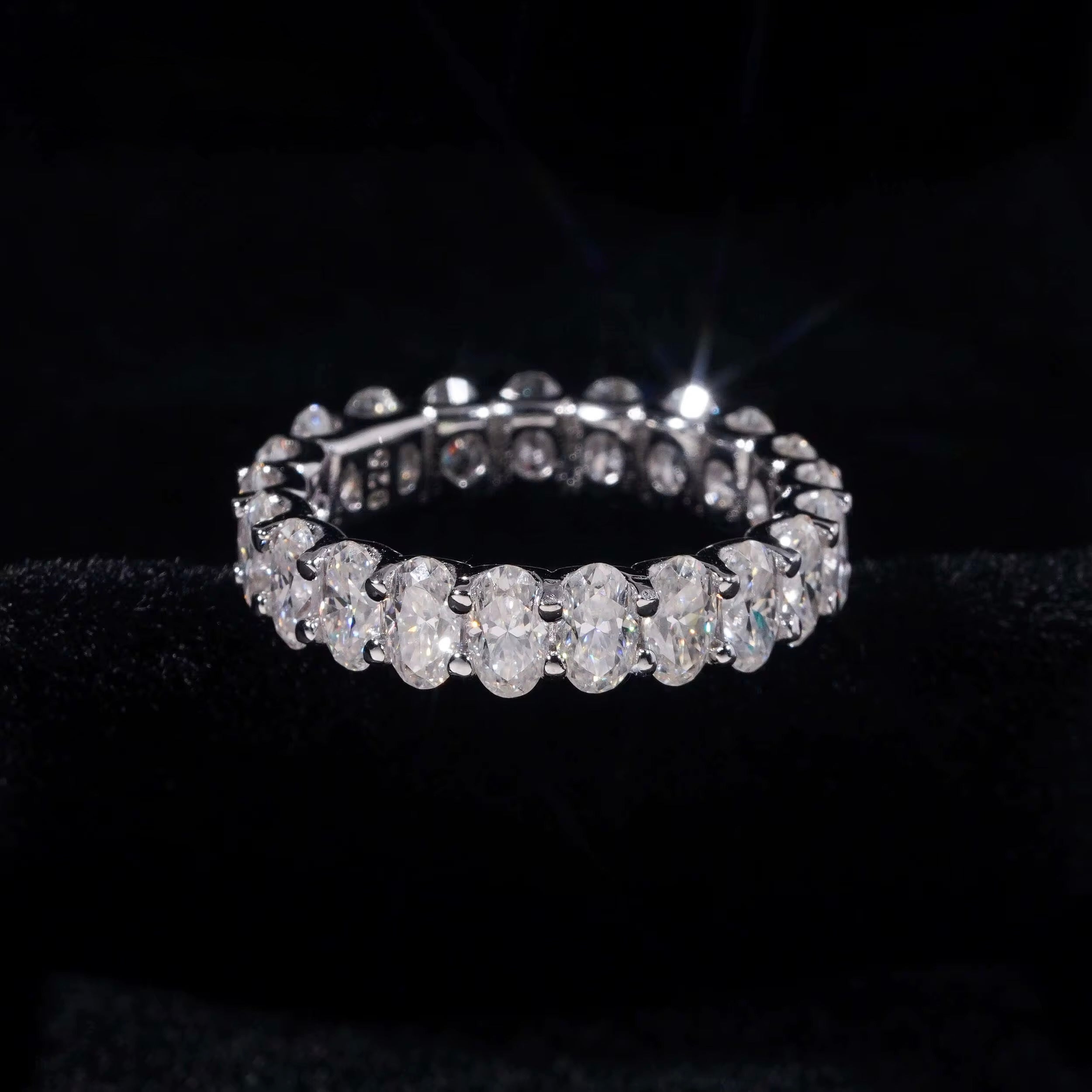 VVS 18K White Gold oval cut Eternity Ring
