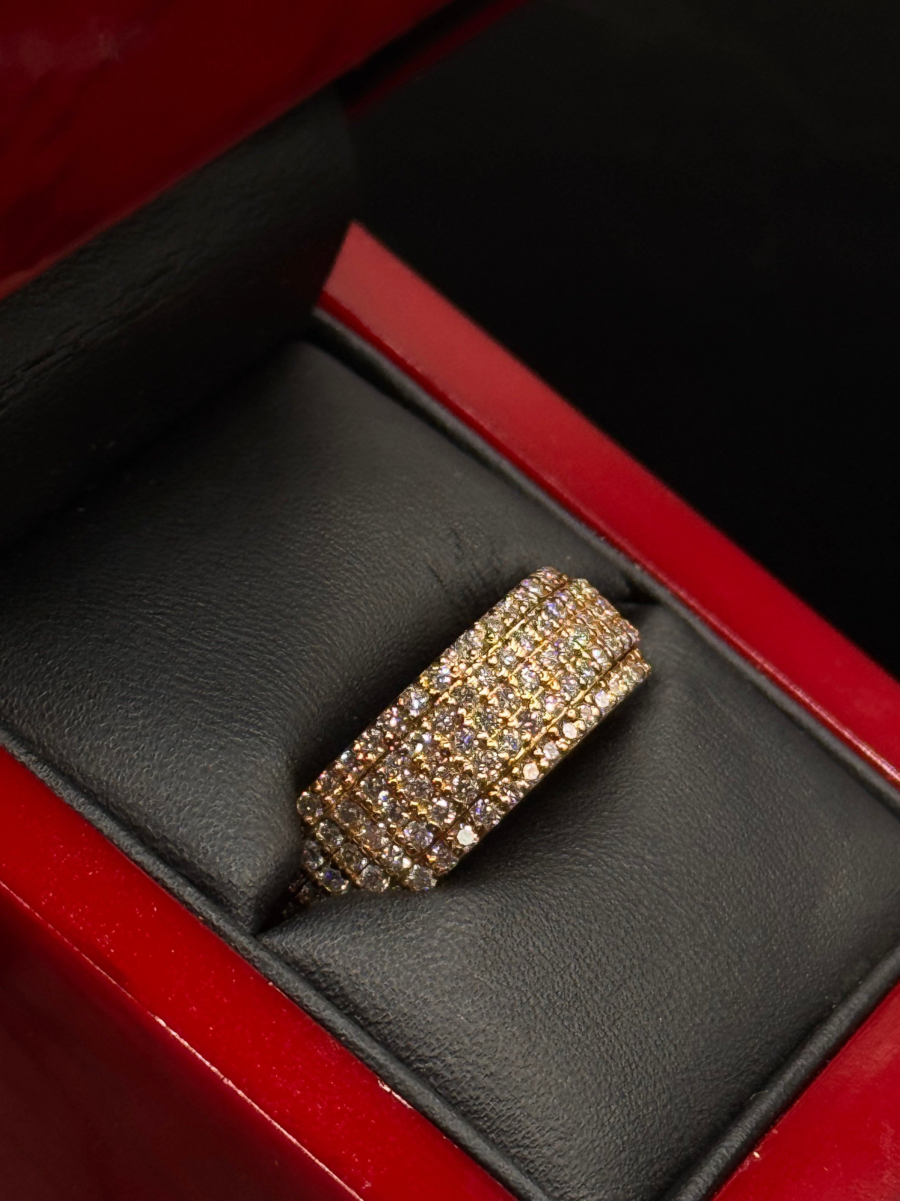 2.80 CT 18k Gold VVS DIAMONDS BAND