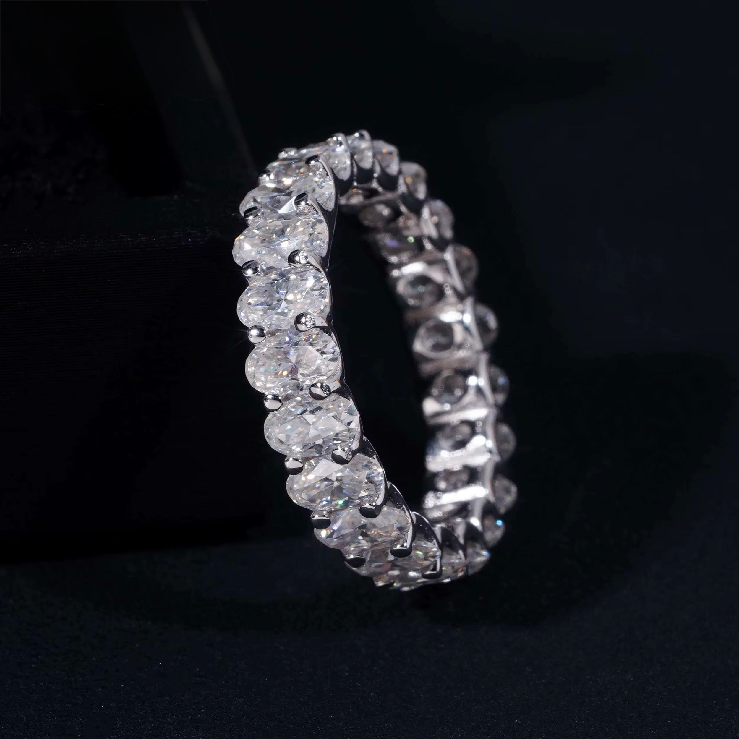 VVS 18K White Gold oval cut Eternity Ring