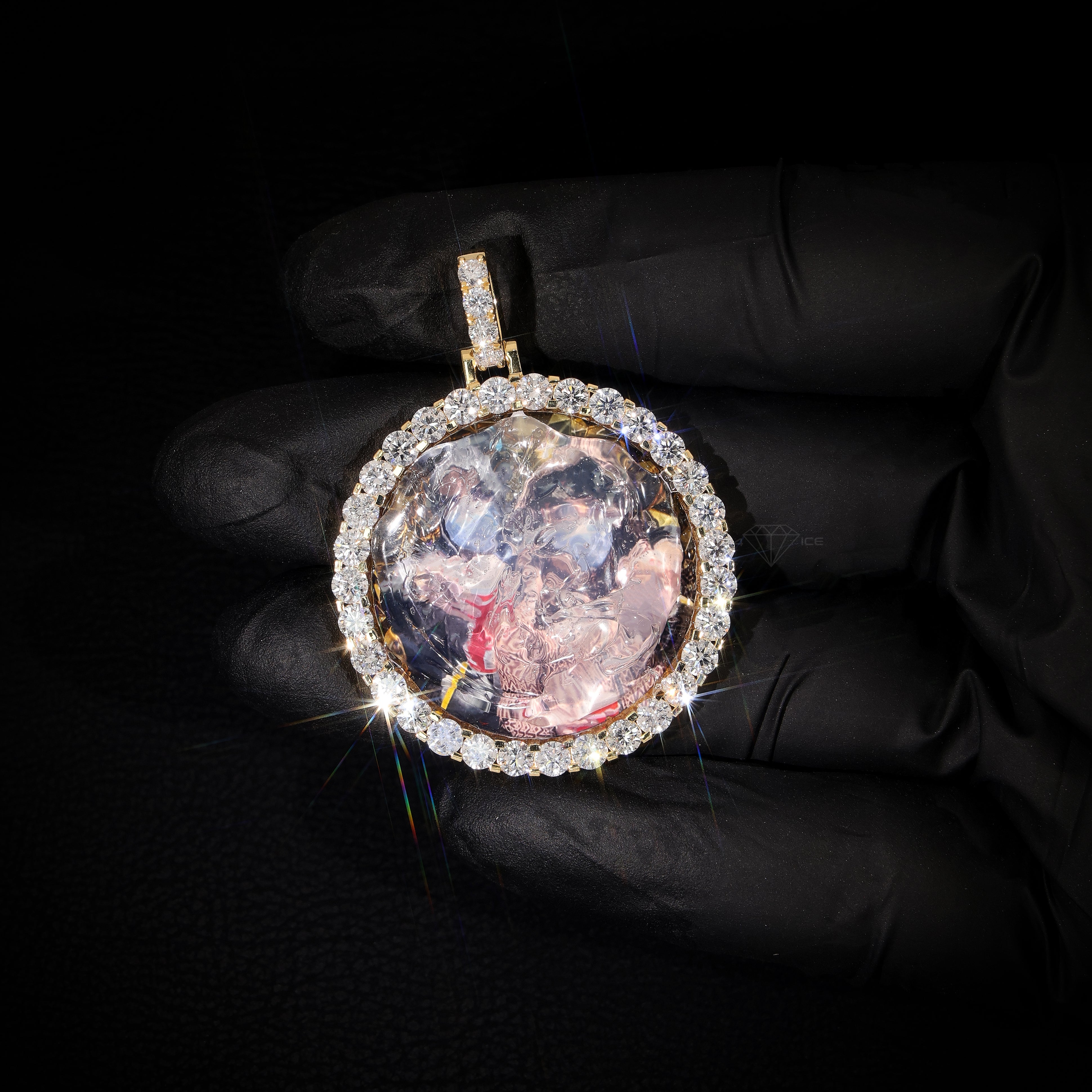 Custom photo pendant