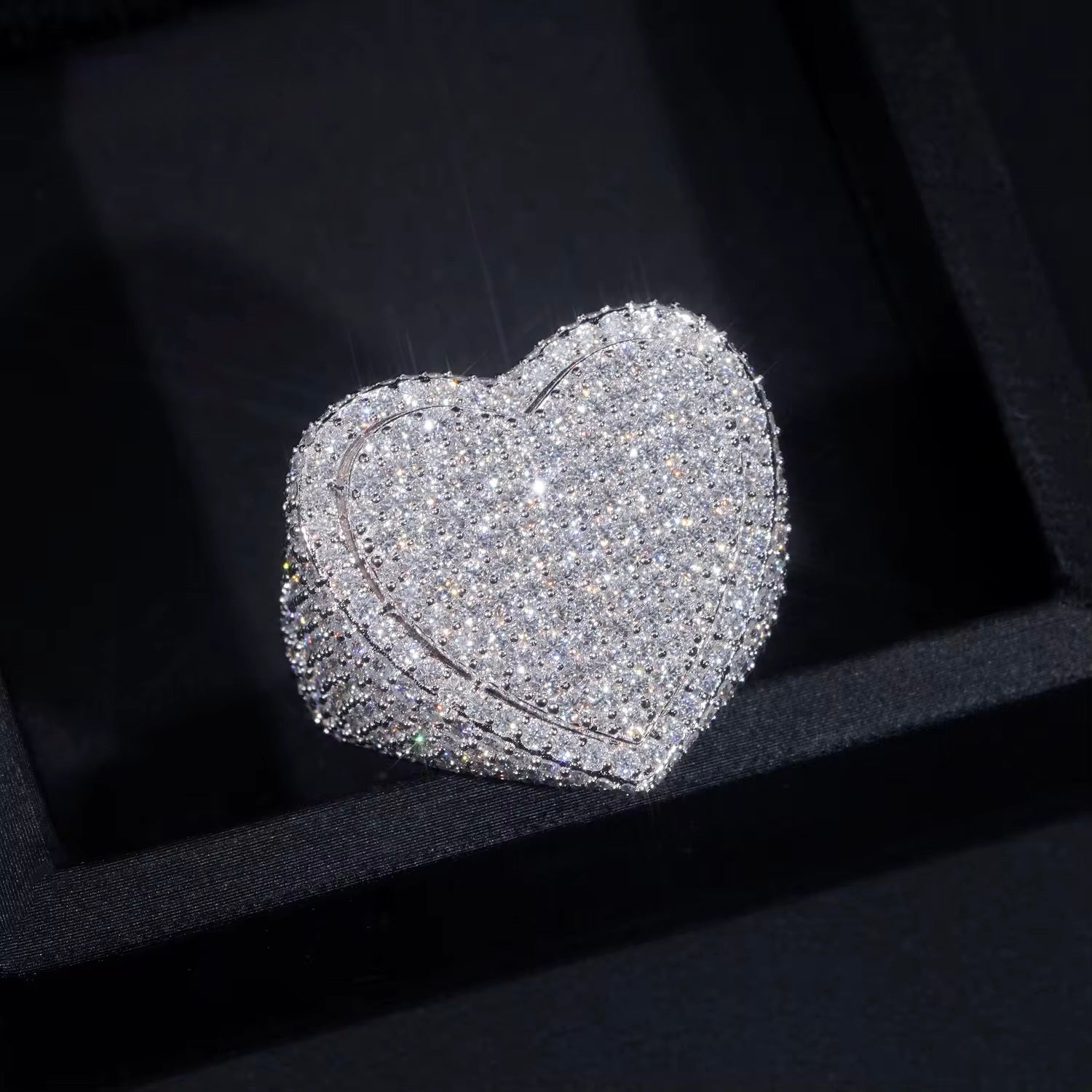 S925  VVS Heart Iced Ring