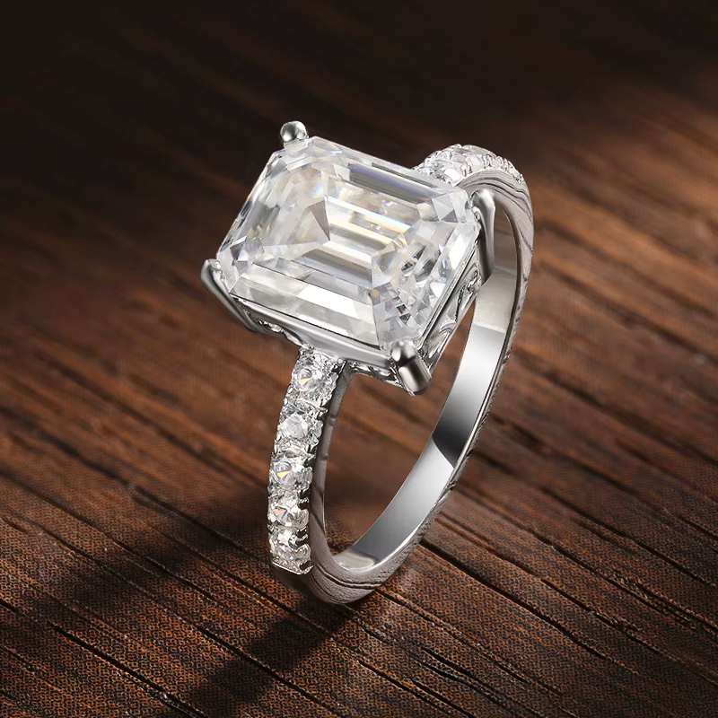 4CT VVS EMERALD CUT WOMEN RING