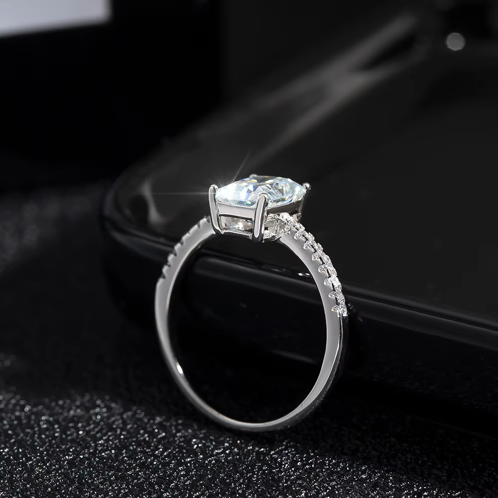 3ct VVS1 Radiant cut women ring