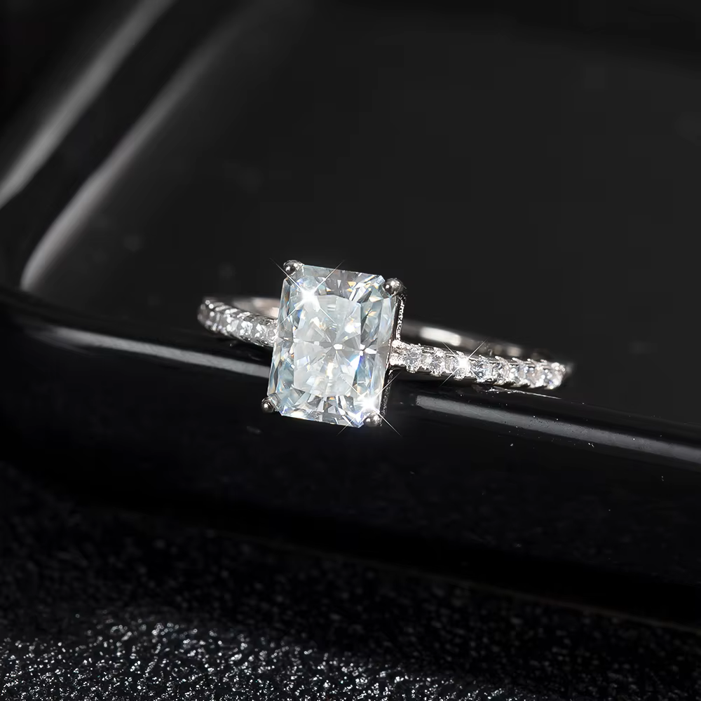 3ct VVS1 Radiant cut women ring